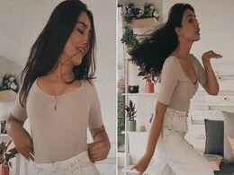 बादशाह के ‘बावला’ गाने पर बावली बनीं सुरभि ज्योति, किया ऐसा डांस कि Video हो गया वायरल बादशाह के ‘बावला’ गाने पर बावली बनीं सुरभि ज्योति, किया ऐसा डांस कि Video हो गया वायरल