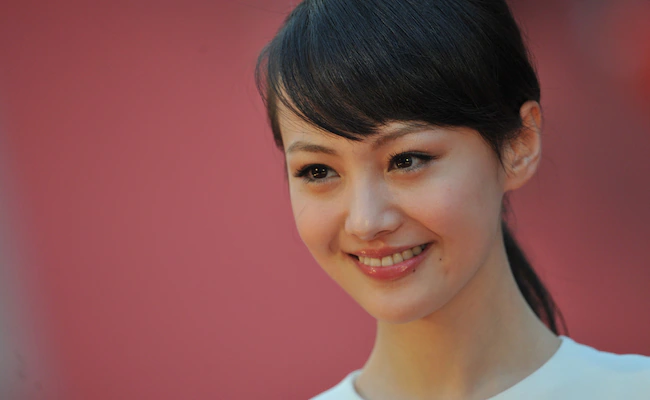 चीन की प्रसिद्ध एक्ट्रेस को टैक्स चोरी करने के मामले में 46 मिलियन डॉलर का जुर्माना लगाया गया