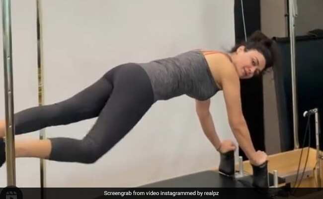 ये वीकेंड वर्कआउट है Preity Zinta की टोंड बॉडी का राज, एक्ट्रेस चीट डे के बाद बहाती हैं पसीना