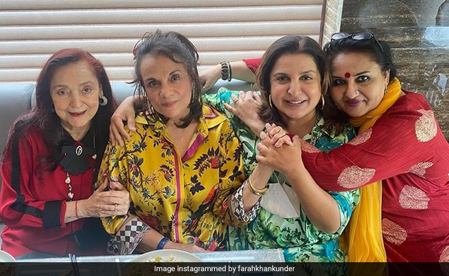 ICYMI: Farah Khan's Fan Girl Moment With "Icons" Mumtaz, Reena Roy And Malika Randhawa