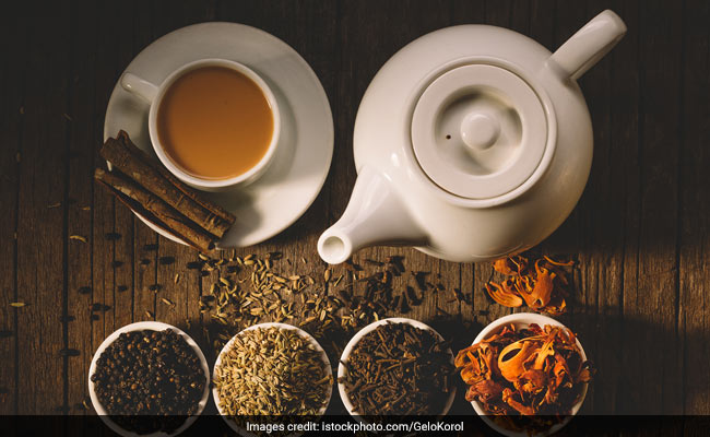 You should not drink tea on an empty stomach