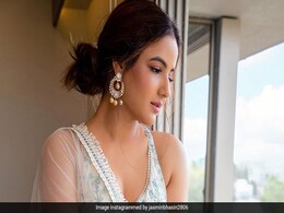 Jasmin Bhasin ने व्हाइट लहंगे में शेयर की Photo, फैंस बोले- जन्नत से उतरी जैसे कोई परी है तू... Jasmin Bhasin ने व्हाइट लहंगे में शेयर की Photo, फैंस बोले- जन्नत से उतरी जैसे कोई परी है तू...
