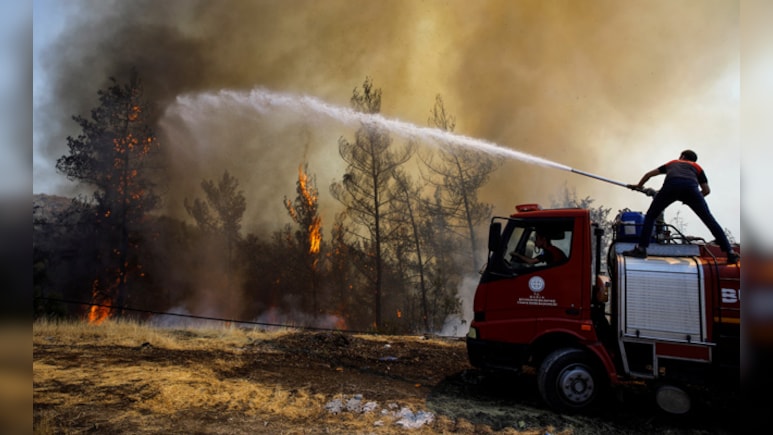 Wildfires Threaten Turkey's Fourth-Largest City Forcing Evacuations
