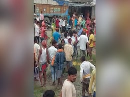 Viral Video: टीका लगवाने के लिए पहले मैं-पहले मैं को लेकर छिड़ी जंग, लोगों ने एक-दूसरे को दौड़ा-दौड़ा कर पीटा Viral Video: टीका लगवाने के लिए पहले मैं-पहले मैं को लेकर छिड़ी जंग, लोगों ने एक-दूसरे को दौड़ा-दौड़ा कर पीटा