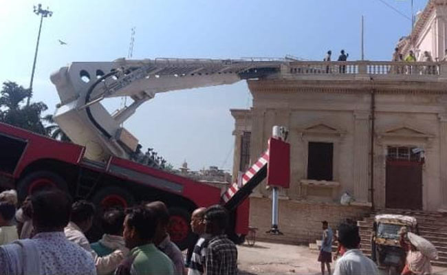 3 Killed As Trolley Of Crane Breaks While Installing National Flag In Gwalior