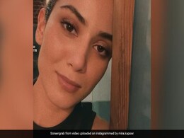 मीरा कपूर ने 'ना जाने कैसी रात' सॉन्ग पर दिए एक्सप्रेशंस, वीडियो में बेहद क्यूट दिखा अंदाज...देखें Video मीरा कपूर ने 'ना जाने कैसी रात' सॉन्ग पर दिए एक्सप्रेशंस, वीडियो में बेहद क्यूट दिखा अंदाज...देखें Video