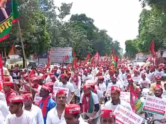 Akhilesh Yadav Leads Cycle Yatra In Lucknow