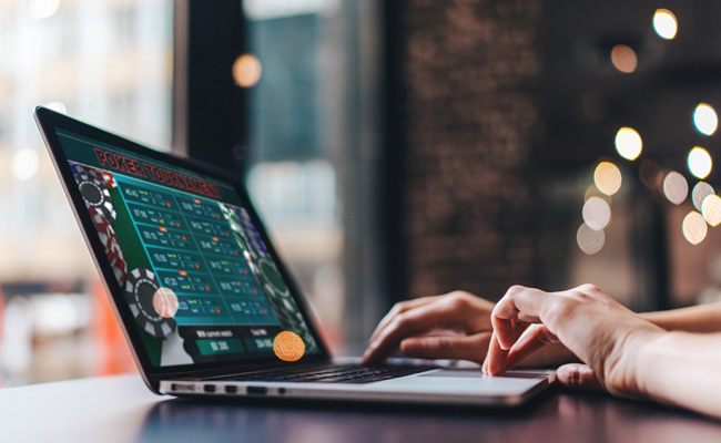 Amazon Great Freedom Festival: Grab The Best Offers On Laptops From Apple, Dell, HP And More