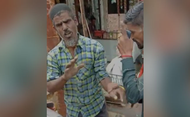 Video : उज्जैन में कबाड़ी से जबरन लगवाए जय श्रीराम के नारे, 2 गिरफ्तार