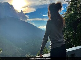 Taapsee Pannu Rings Into Her 34th Birthday In Nainital. See Pic Taapsee Pannu Rings Into Her 34th Birthday In Nainital. See Pic