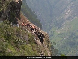 हिमाचल में भूस्खलन में 11 लोगों की मौत, मलबे में दबे वाहनों में 25-30 लोगों के होने की आशंका