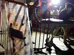 काबुल एयरपोर्ट पर अगले 24 से 36 घंटों के बीच एक और हमले की आशंका , US राष्ट्रपति की चेतावनी काबुल एयरपोर्ट पर अगले 24 से 36 घंटों के बीच एक और हमले की आशंका , US राष्ट्रपति की चेतावनी