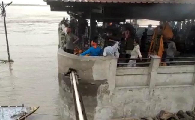 बाढ़ से UP के 357 गांव प्रभावित, गंगा-यमुना खतरे के निशान से ऊपर