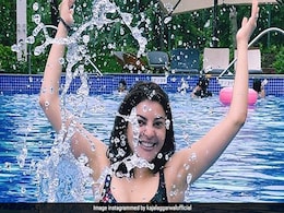 टू पीस पहन पानी से यूं खेलती नजर आईं काजल अग्रवाल, वायरल हुई सिंघम गर्ल की पूल Photo टू पीस पहन पानी से यूं खेलती नजर आईं काजल अग्रवाल, वायरल हुई सिंघम गर्ल की पूल Photo