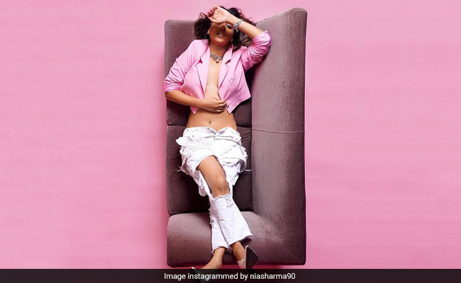 निया शर्मा ने सिंगल जैकेट में शेयर की तस्वीर बोलीं- ये मेरा नेचुरल लुक है...