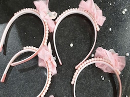 लेडीज हेयर बैंड में लगे मोतियों के अंदर छिपाकर दुबई से लाया जा रहा था सोना, कस्टम विभाग ने पकड़ा लेडीज हेयर बैंड में लगे मोतियों के अंदर छिपाकर दुबई से लाया जा रहा था सोना, कस्टम विभाग ने पकड़ा