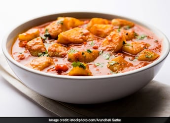Potato Curry Recipe: This Spicy Dish Can Be Your Go-To Comfort Food Potato Curry Recipe: This Spicy Dish Can Be Your Go-To Comfort Food