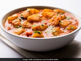 Tomato Price Hike: 7 Indian Gravy Recipes That Don't Require Tomatoes At All