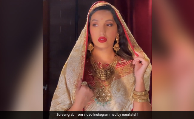 नोरा फतेही ने साड़ी पहन दीपिका के गाने पर दिए जबरदस्त एक्सप्रेशन, बार-बार देखा जा रहा Video