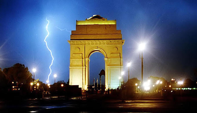 दिल दहला देने वाली बिजली ने दिल्लीवासियों को हिला दिया, लोगों ने कहा- ऐसी ख़तरनाक आवाज़ कभी नहीं सुनी