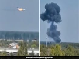 रूस के मिलिट्री विमान में उड़ान के दौरान लगी आग, धू-धू करके जलने लगा एयरक्राफ्ट, कैमरे में कैद हुई पूरी घटना - देखें Video रूस के मिलिट्री विमान में उड़ान के दौरान लगी आग, धू-धू करके जलने लगा एयरक्राफ्ट, कैमरे में कैद हुई पूरी घटना - देखें Video