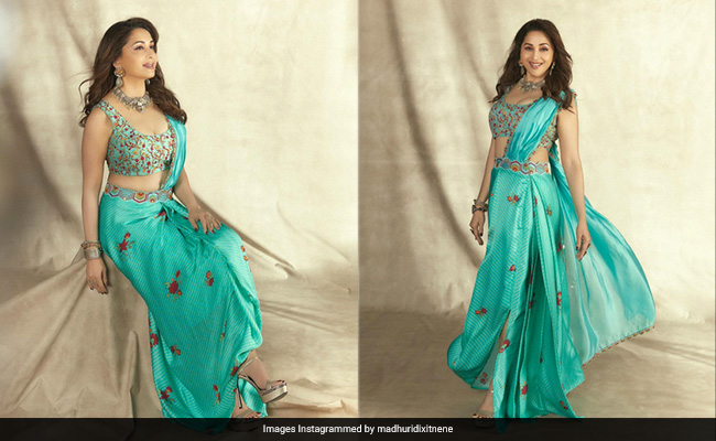 Madhuri Dixit "Decides Her Vibe" And To Nobody's Surprise It Was A Gorgeous Saree