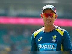 Justin Langer Feels Like Players Are "Stabbing Him In The Back'': Khawaja