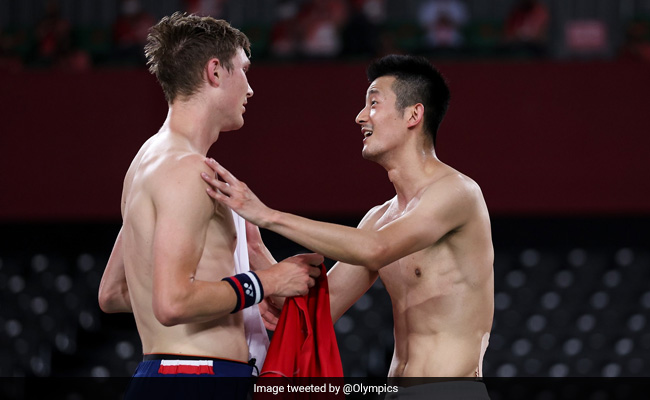 Olympics Badminton Gold Winner Viktor Axelsen Swaps Shirt With Opponent. Tradition Began In 2016