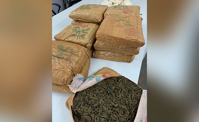 दिल्ली एयरपोर्ट पर पकड़ा गया 65 लाख रुपये का गांजा