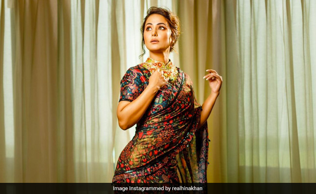 हिना खान के साड़ी लुक ने फैन्स को बनाया दीवाना, वायरल हुईं लेटेस्ट Photos