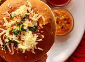 This Yummy Bun Pizza Recipe Will Add That Extra Zing To Your Weekend This Yummy Bun Pizza Recipe Will Add That Extra Zing To Your Weekend