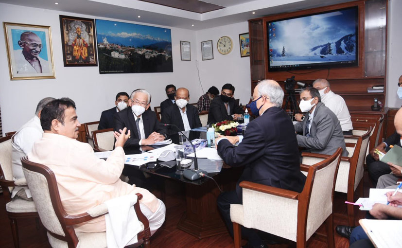 Appeal To Vehicle Manufacturers To Make 6 Airbags Compulsory: Nitin Gadkari