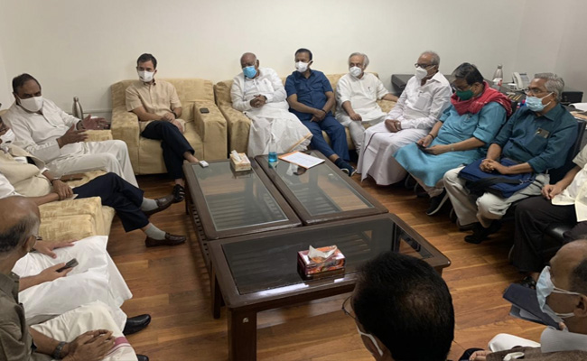 Parliament Session: सरकार के खिलाफ विपक्षी पार्टियां एकजुट, अगली रणनीति तैयार करने के लिए की मीटिंग