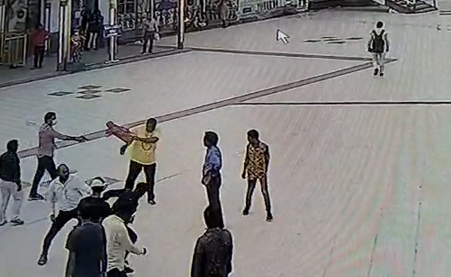 Video: Madhya Pradesh Cops Thrashed After They Refuse To Pay Parking Fee