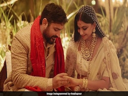 रिया कपूर ने शादी के बाद किया पहला पोस्ट, Photo शेयर कर बोलीं- हमेशा वही लड़की रहूंगी जो... रिया कपूर ने शादी के बाद किया पहला पोस्ट, Photo शेयर कर बोलीं- हमेशा वही लड़की रहूंगी जो...