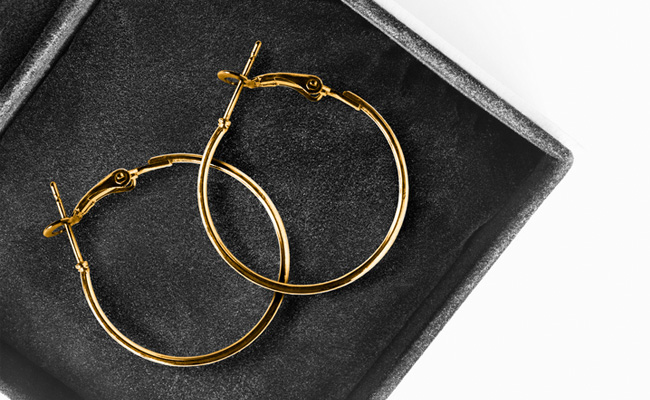 You Won't Be Able To Resist These Super Chic Pair Of Hoop Earrings