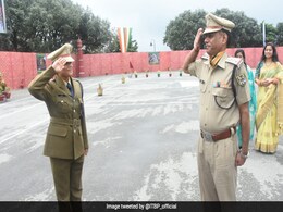 ITBP Inspector Kamlesh Kumar Salutes Officer Daughter In Heartwarming Pic ITBP Inspector Kamlesh Kumar Salutes Officer Daughter In Heartwarming Pic