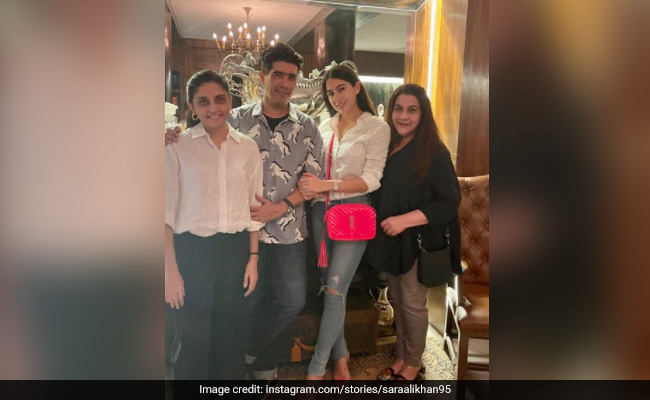 Inside Sara Ali Khan And Amrita Singh's Get-Together With Manish Malhotra