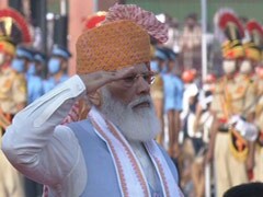 PM Gives An Ovation To Olympians Present At Red Fort