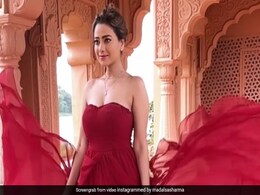 मदालसा शर्मा ने ऑफ शोल्डर गाउन में दिखाया ग्लैमरस अंदाज, अप्सरा से कम नहीं दिख रही हैं एक्ट्रेस मदालसा शर्मा ने ऑफ शोल्डर गाउन में दिखाया ग्लैमरस अंदाज, अप्सरा से कम नहीं दिख रही हैं एक्ट्रेस