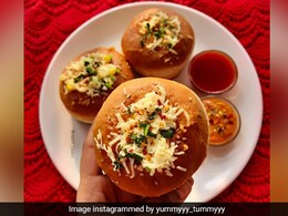 How to Make Bun Pizza - A Fluffy Cheesy Snack Fit For Any Time Of The Day