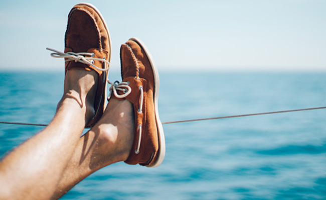 Sail Through In Style And Comfort With These Boat Shoes For Men