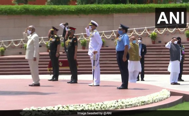 President Ram Nath Kovind Pays Homage To Martyrs At National War Memorial