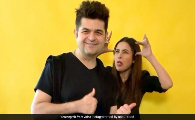 डब्बू रतनानी ने किया इशारा तो शहनाज गिल ने यूं चिढ़ाया, फैन्स बोले- सो क्यूट...देखें Video