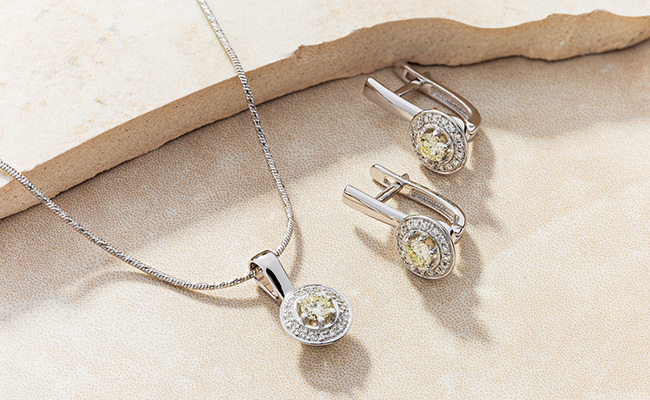 You'll Need Nothing Else Other Than These Silver Jewellery Sets To Add A Chic Touch To Your Looks