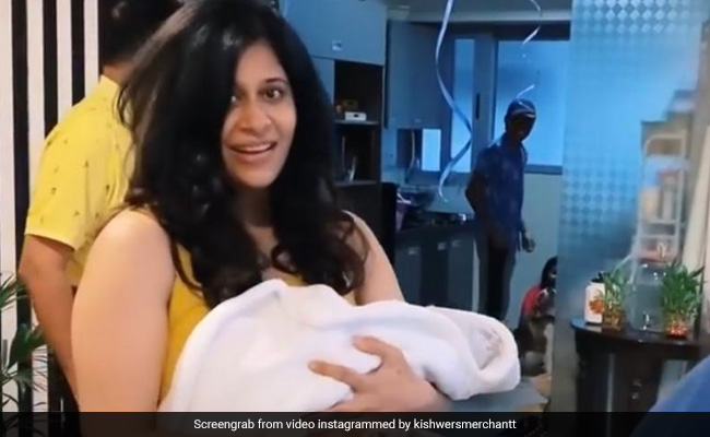 New Mom Kishwer Merchantt Shares Clip Of Homecoming With Baby Son