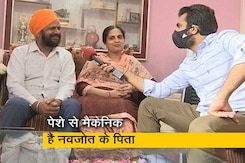 देश को बेटियों पर नाज, हॉकी खिलाड़ी नवजोत कौर और उनके माता-पिता का संघर्ष देश को बेटियों पर नाज, हॉकी खिलाड़ी नवजोत कौर और उनके माता-पिता का संघर्ष