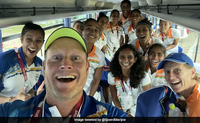 To "Ex-Coach Kabir Khan" From "The Real Coach": Sjoerd Marijne Tweets Back To Shah Rukh Khan