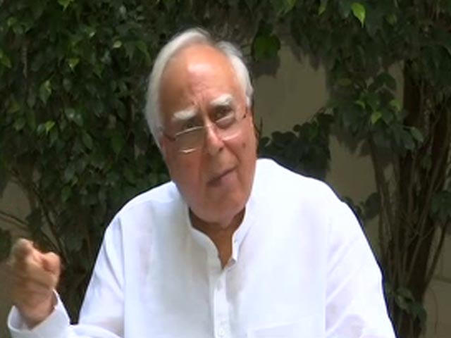 'बधाई, मोदी जी' : वैश्विक भुखमरी सूचकांक में भारत के फिसलने पर कपिल सिब्बल का तंज