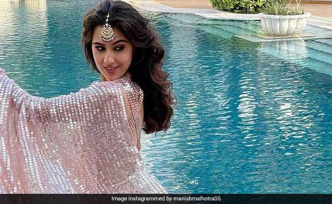 लहंगा पहन सारा अली खान ने यूं झूमकर किया डांस, मनीष मल्होत्रा बोले- शानदार...देखें Video